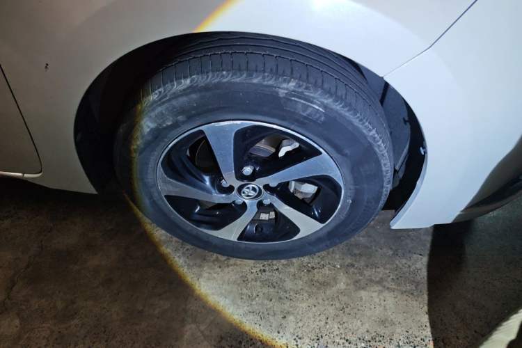 Used Toyota Levin 2017 Revised Dual-Engine 1.8H GS E-CVT Elite Sunroof Version China V Standard Right Front Wheel Hub