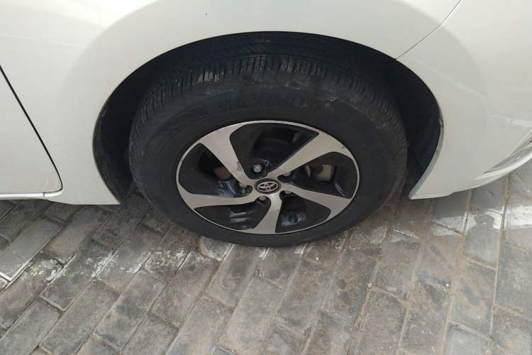 Used Toyota Levin 2017 Revised Dual-Engine 1.8H GS E-CVT Elite Sunroof Version China V Standard Right Front Wheel Hub