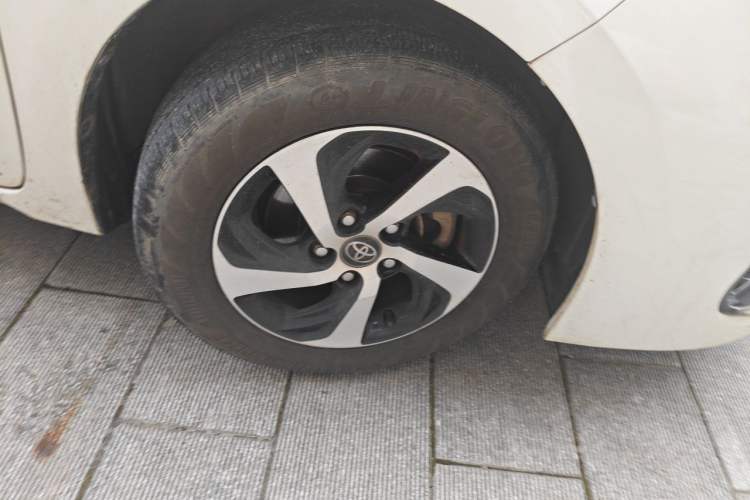 Used Toyota Levin 2017 Revised 185T CVT Elite Edition China V Standard Right Front Wheel Hub