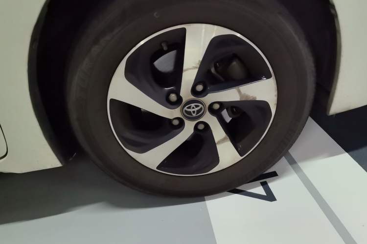 Used Toyota Levin 2017 Revised 185T CVT Elite Edition China V Standard Right Front Wheel Hub
