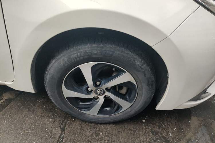 Used Toyota Levin 2017 Revised Dual-Engine 1.8H GS E-CVT Elite Sunroof Version China V Standard Right Front Wheel Hub