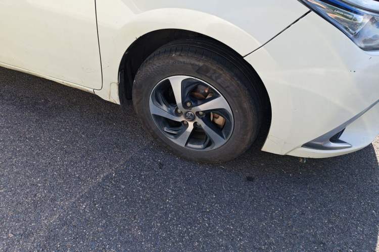 Used Toyota Levin 2017 Revised Dual-Engine 1.8H GS E-CVT Elite Sunroof Version China V Standard Right Front Wheel Hub