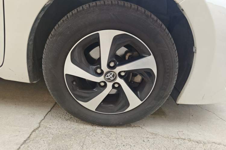 Used Toyota Levin 2017 Revised 185T CVT Elite Edition China V Standard Right Front Wheel Hub