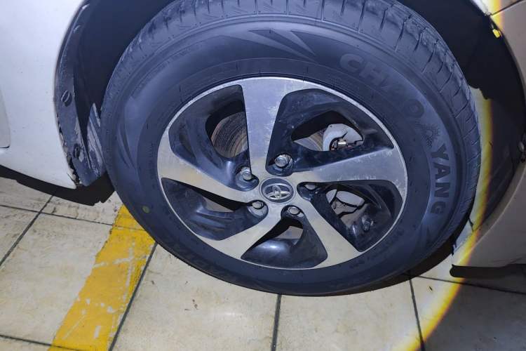 Used Toyota Levin 2017 Revised Dual-Engine 1.8H GS E-CVT Elite Sunroof Version China V Standard Right Front Wheel Hub