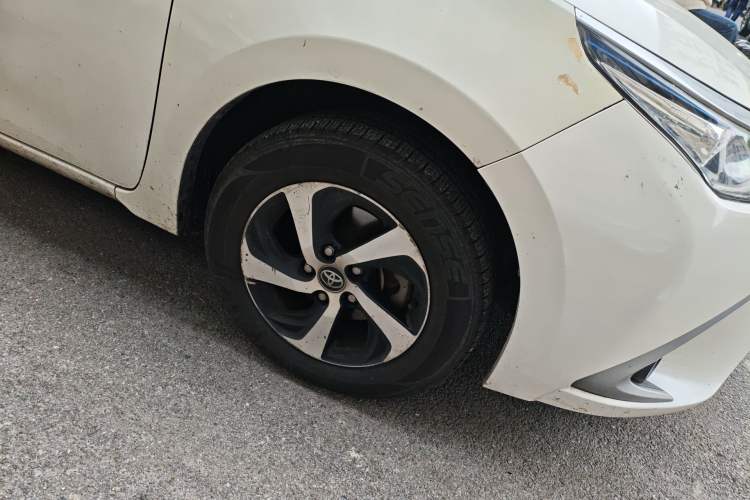 Used Toyota Levin 2017 Revised Dual-Engine 1.8H GS E-CVT Elite Sunroof Version China V Standard Right Front Wheel Hub
