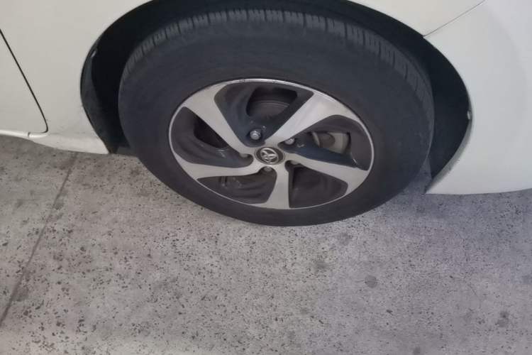 Used Toyota Levin 2017 Revised Version 185T CVT Elite Edition China VI Standard Right Front Wheel Hub