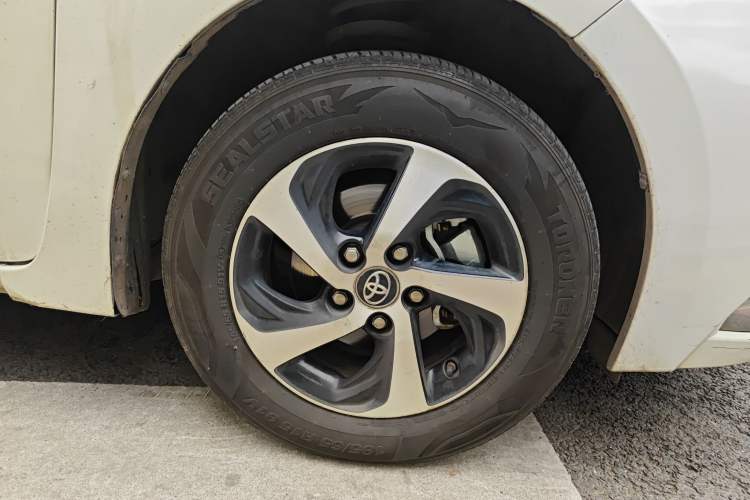 Used Toyota Levin 2017 Revised Dual-Engine 1.8H GS E-CVT Elite Sunroof Version China V Standard Right Front Wheel Hub