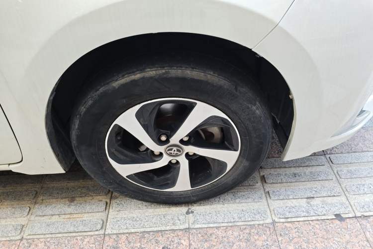 Used Toyota Levin 2017 Revised Dual-Engine 1.8H GS E-CVT Elite Sunroof Version China V Standard Right Front Wheel Hub