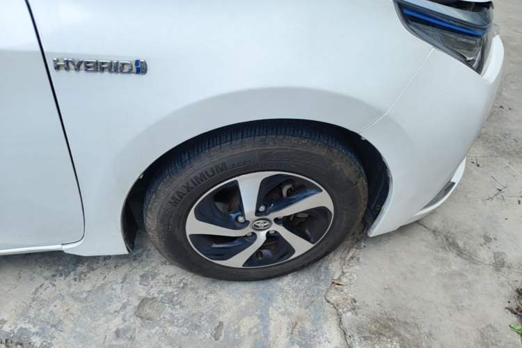 Used Toyota Levin 2017 Revised Dual-Engine 1.8H GS E-CVT Elite Sunroof Version China V Standard Right Front Wheel Hub