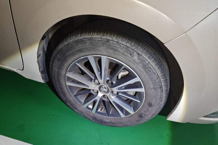 Used Toyota Levin 2017 Revised Dual-Engine 1.8H GS E-CVT Elite Sunroof Version China V Standard Right Front Wheel Hub