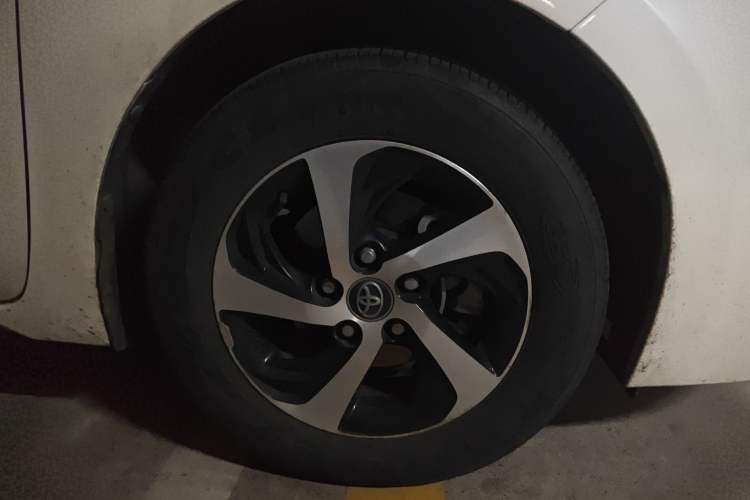 Used Toyota Levin 2017 Revised 185T CVT Elite Edition China V Standard Right Front Wheel Hub
