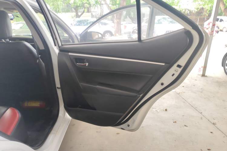 Used Toyota Levin 2017 Revised Version 185T CVT Elite Edition China VI Standard Right Rear Door Interior