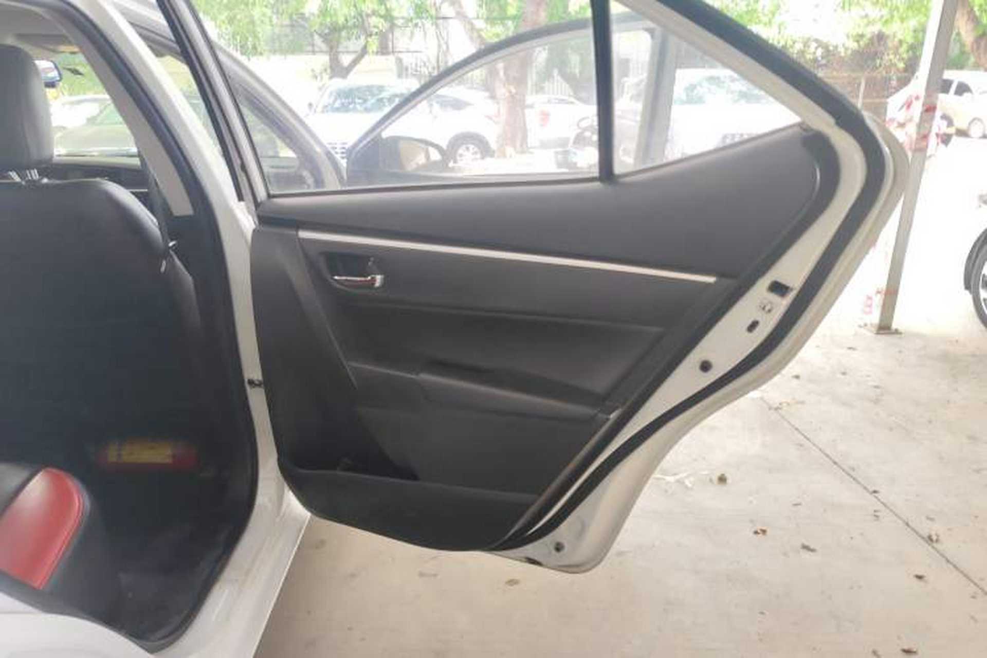 Used Toyota Levin 2017 Revised Version 185T CVT Elite Edition China VI Standard Right Rear Door Interior