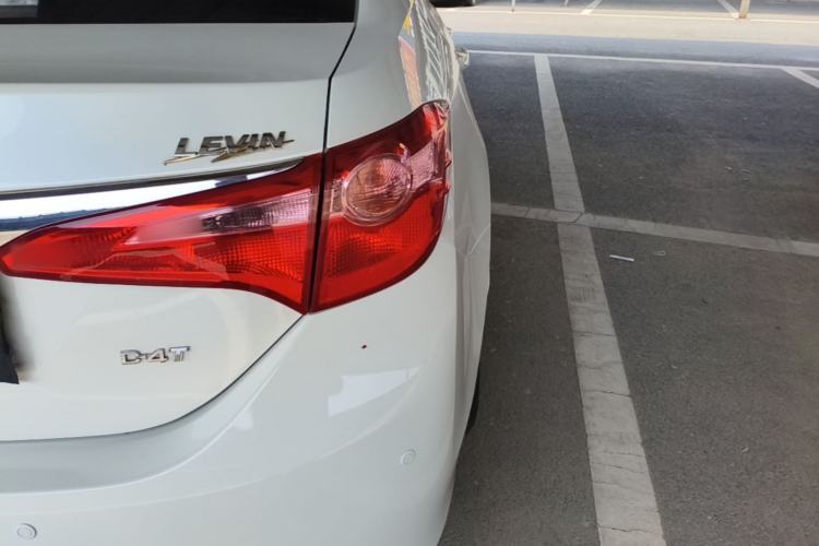 Used Toyota Levin 2017 Revised Version 185T CVT New Sharp Edition China V Standard Right Rear Taillight