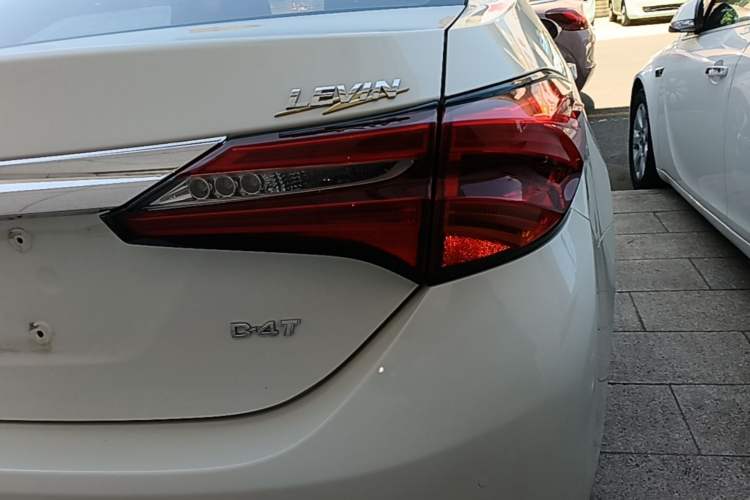 Used Toyota Levin 2017 Revised 185T CVT Elite Edition China V Standard Right Rear Taillight