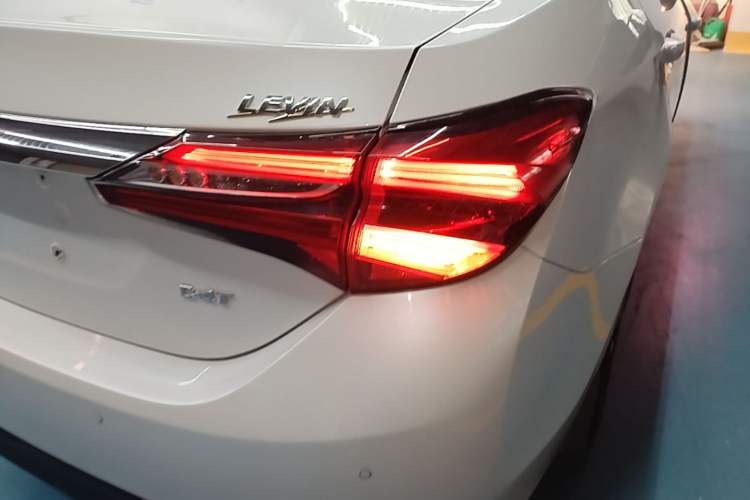Used Toyota Levin 2017 Revised 185T CVT Elite Edition China V Standard Right Rear Taillight