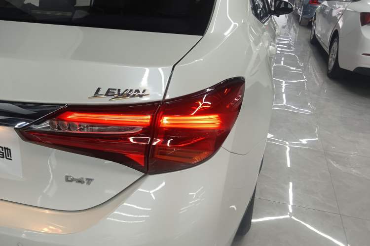 Used Toyota Levin 2017 Revised 185T CVT Elite Edition China V Standard Right Rear Taillight