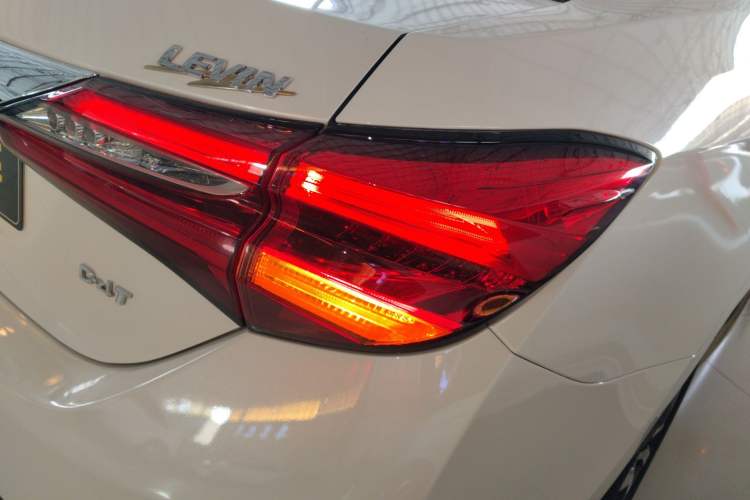 Used Toyota Levin 2017 Revised 185T CVT Elite Edition China V Standard Right Rear Taillight