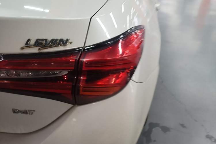 Used Toyota Levin 2017 Revised 185T CVT Elite Edition China V Standard Right Rear Taillight