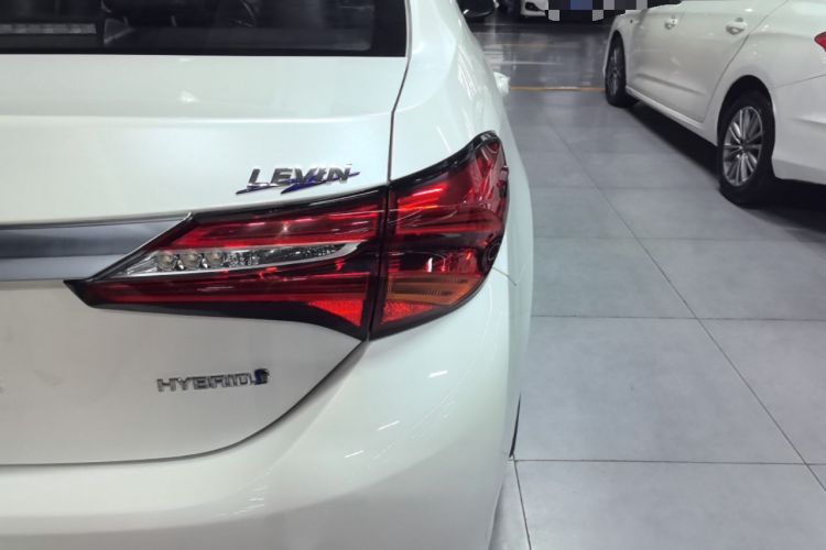 Used Toyota Levin 2017 Revised Dual-Engine 1.8H GS E-CVT Elite Sunroof Version China V Standard Right Rear Taillight