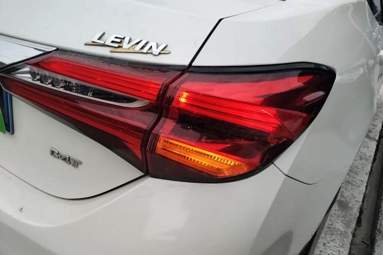 Used Toyota Levin 2017 Revised 185T CVT Elite Edition China V Standard Right Rear Taillight