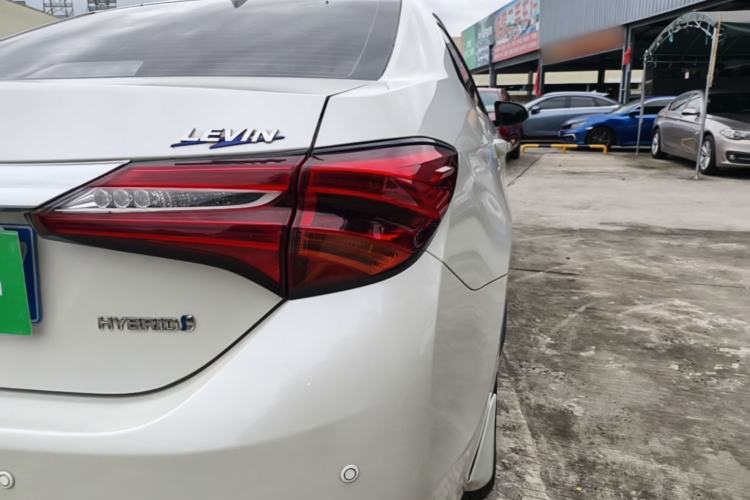 Used Toyota Levin 2017 Revised Dual-Engine 1.8H GS E-CVT Elite Sunroof Version China V Standard Right Rear Taillight