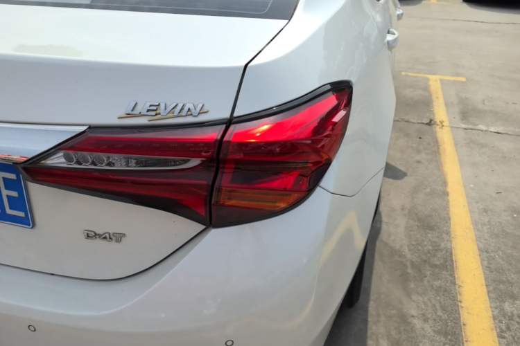 Used Toyota Levin 2017 Revised 185T CVT Elite Edition China V Standard Right Rear Taillight