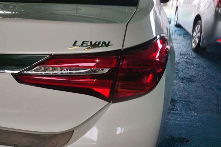 Used Toyota Levin 2017 Revised Version 1.8 GS-L CVT Leading Edition China V Standard Right Rear Taillight