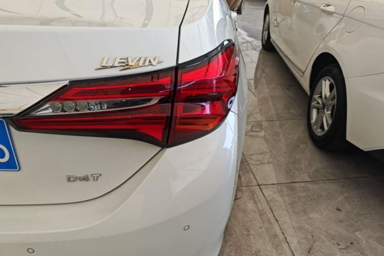 Used Toyota Levin 2017 Revised 185T CVT Elite Edition China V Standard Right Rear Taillight