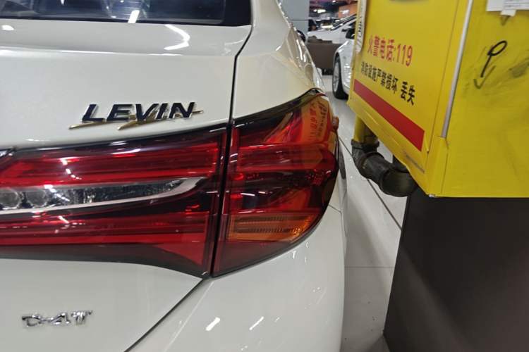 Used Toyota Levin 2017 Revised 185T CVT Elite Edition China V Standard Right Rear Taillight