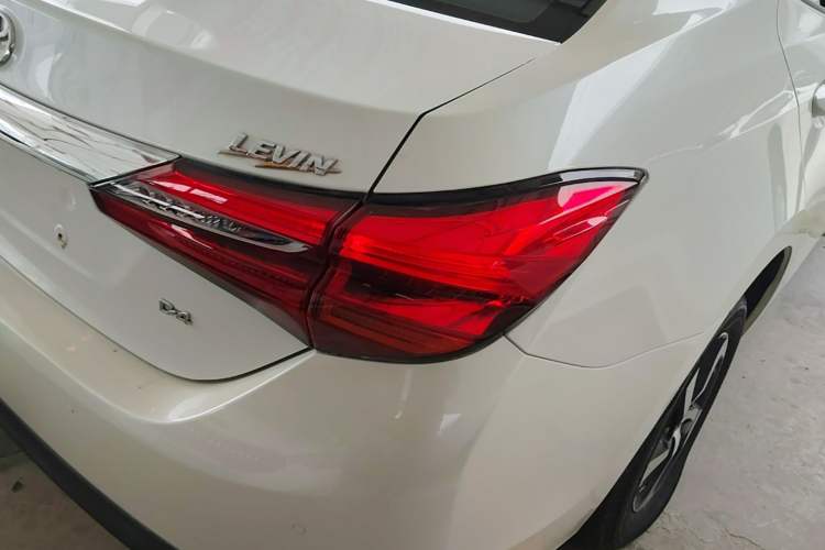Used Toyota Levin 2017 Revised 185T CVT Elite Edition China V Standard Right Rear Taillight