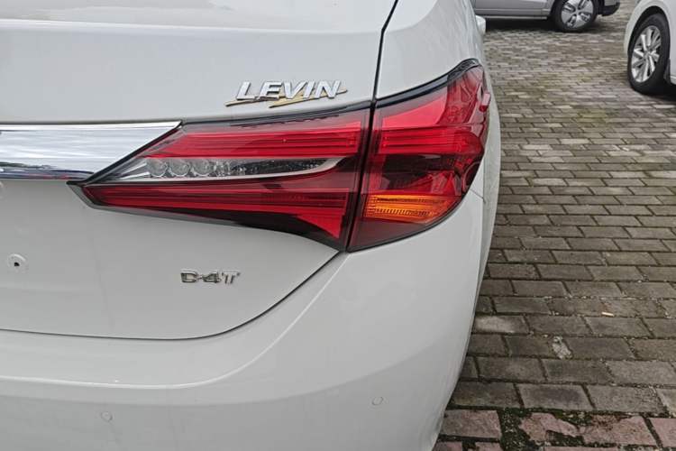 Used Toyota Levin 2017 Revised 185T CVT Elite Edition China V Standard Right Rear Taillight