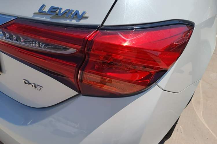 Used Toyota Levin 2017 Revised 185T CVT Elite Edition China V Standard Right Rear Taillight