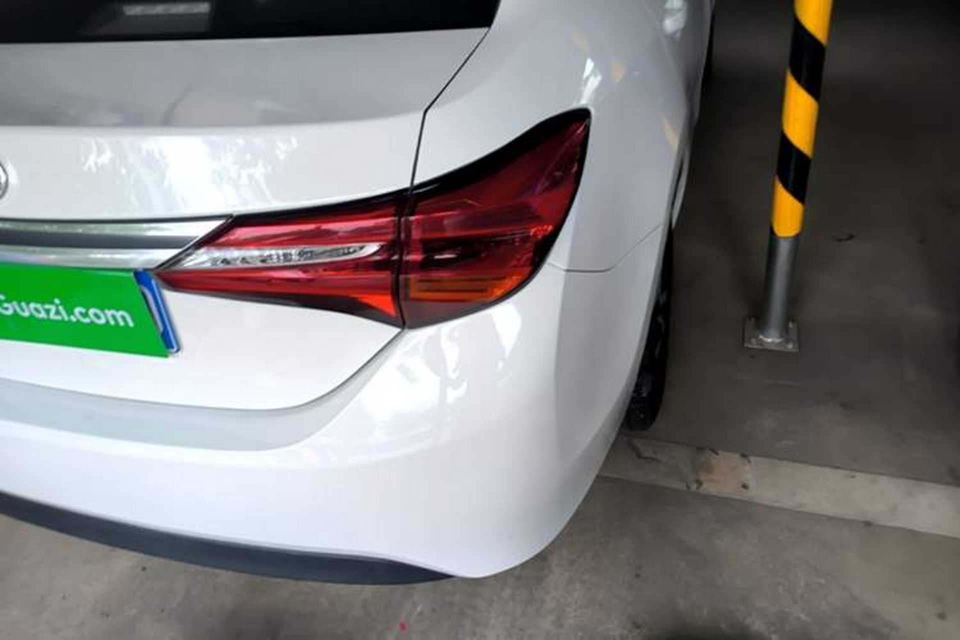 Used Toyota Levin 2017 Revised Dual-Engine 1.8H GS E-CVT Elite Sunroof Version China V Standard Right Rear Taillight