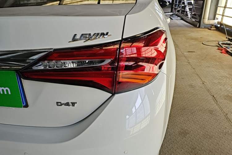 Used Toyota Levin 2017 Revised 185T CVT Elite Edition China V Standard Right Rear Taillight