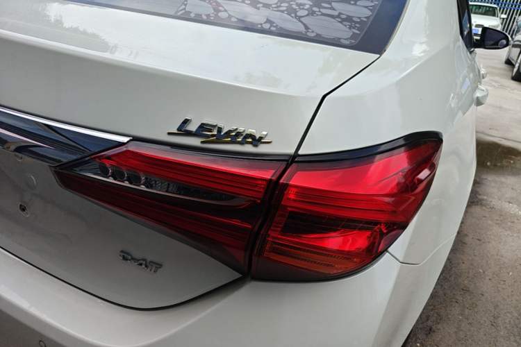 Used Toyota Levin 2017 Revised 185T CVT Elite Edition China V Standard Right Rear Taillight