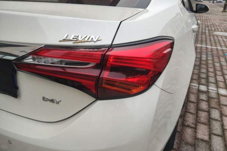 Used Toyota Levin 2017 Revised 185T CVT Elite Edition China V Standard Right Rear Taillight