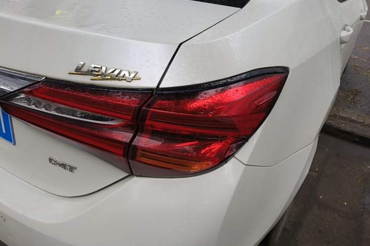 Used Toyota Levin 2017 Revised 185T CVT Elite Edition China V Standard Right Rear Taillight