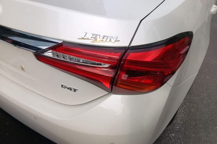 Used Toyota Levin 2017 Revised 185T CVT Elite Edition China V Standard Right Rear Taillight