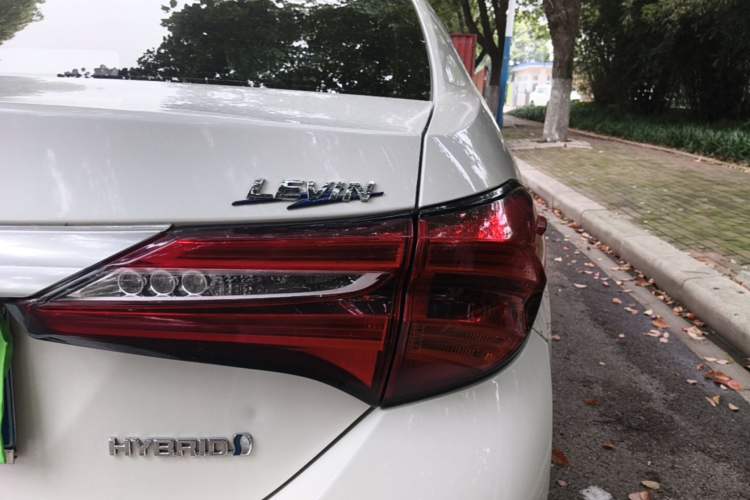 Used Toyota Levin 2017 Revised Dual-Engine 1.8H GS E-CVT Elite Sunroof Version China V Standard Right Rear Taillight