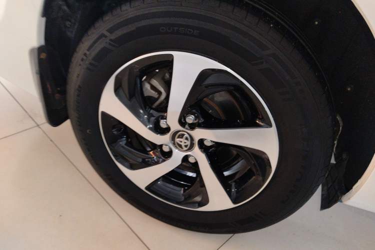 Used Toyota Levin 2017 Revised 185T CVT Elite Edition China V Standard Right Rear Wheel Hub