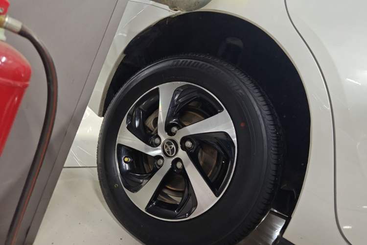 Used Toyota Levin 2017 Revised 185T CVT Elite Edition China V Standard Right Rear Wheel Hub