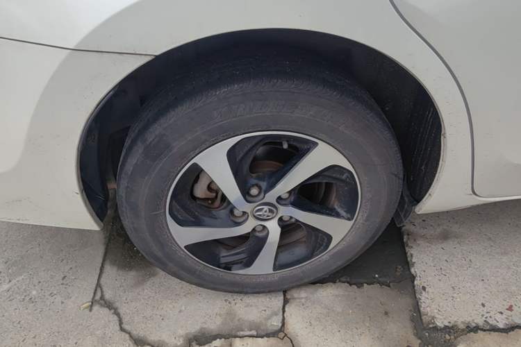 Used Toyota Levin 2017 Revised Dual-Engine 1.8H GS E-CVT Elite Sunroof Version China V Standard Right Rear Wheel Hub