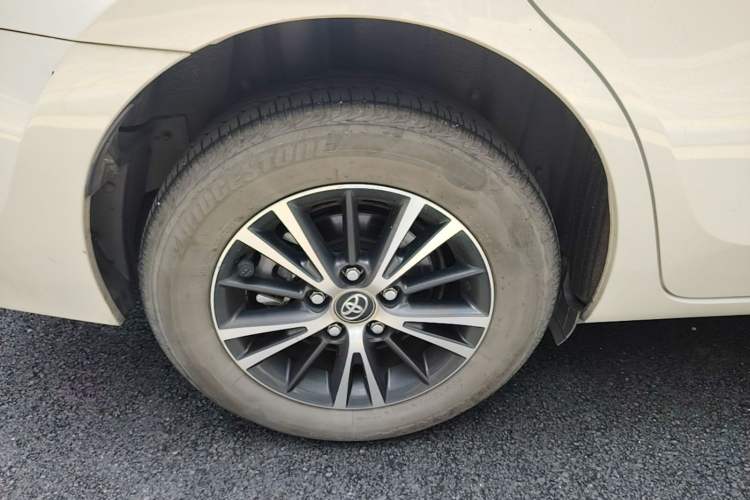 Used Toyota Levin 2017 Revised Dual-Engine 1.8H GS E-CVT Elite Sunroof Version China V Standard Right Rear Wheel Hub