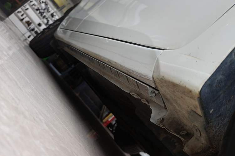 Used Toyota Levin 2017 Revised Version 185T CVT New Sharp Edition China V Standard Right Side Sill