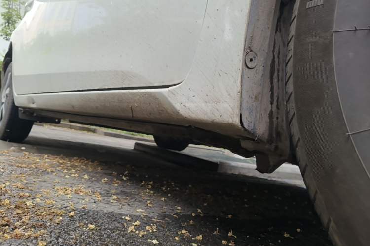 Used Toyota Levin 2017 Revised 185T CVT Elite Edition China V Standard Right Side Sill