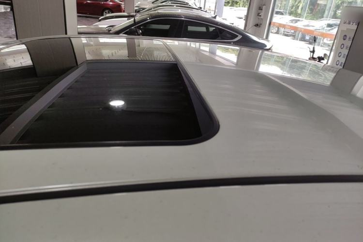 Used Toyota Levin 2017 Revised Dual-Engine 1.8H GS E-CVT Elite Sunroof Version China V Standard Roof