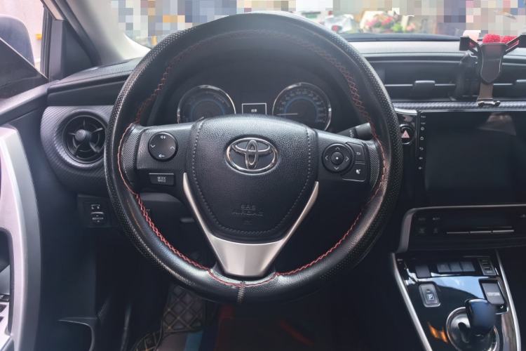 Used Toyota Levin 2017 Revised Dual-Engine 1.8H GS E-CVT Elite Sunroof Version China V Standard Steering Wheel