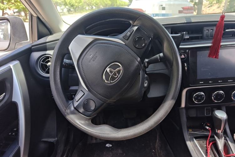 Used Toyota Levin 2017 Revised 185T CVT Elite Edition China V Standard Steering Wheel