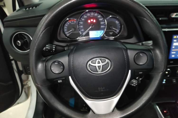 Used Toyota Levin 2017 Revised 185T CVT Elite Edition China V Standard Steering Wheel